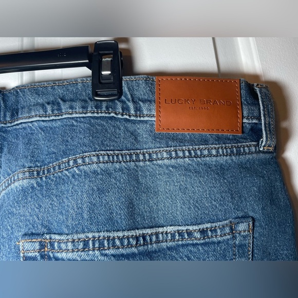 Lucky Brand Vintage Mens Loose Jean Shorts Cutoff Size 42 Comforter Stretch NEW - Picture 7 of 13